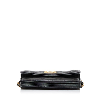 Chanel Pearl Crown Clutch On Chain (SHG-AvIaAb)