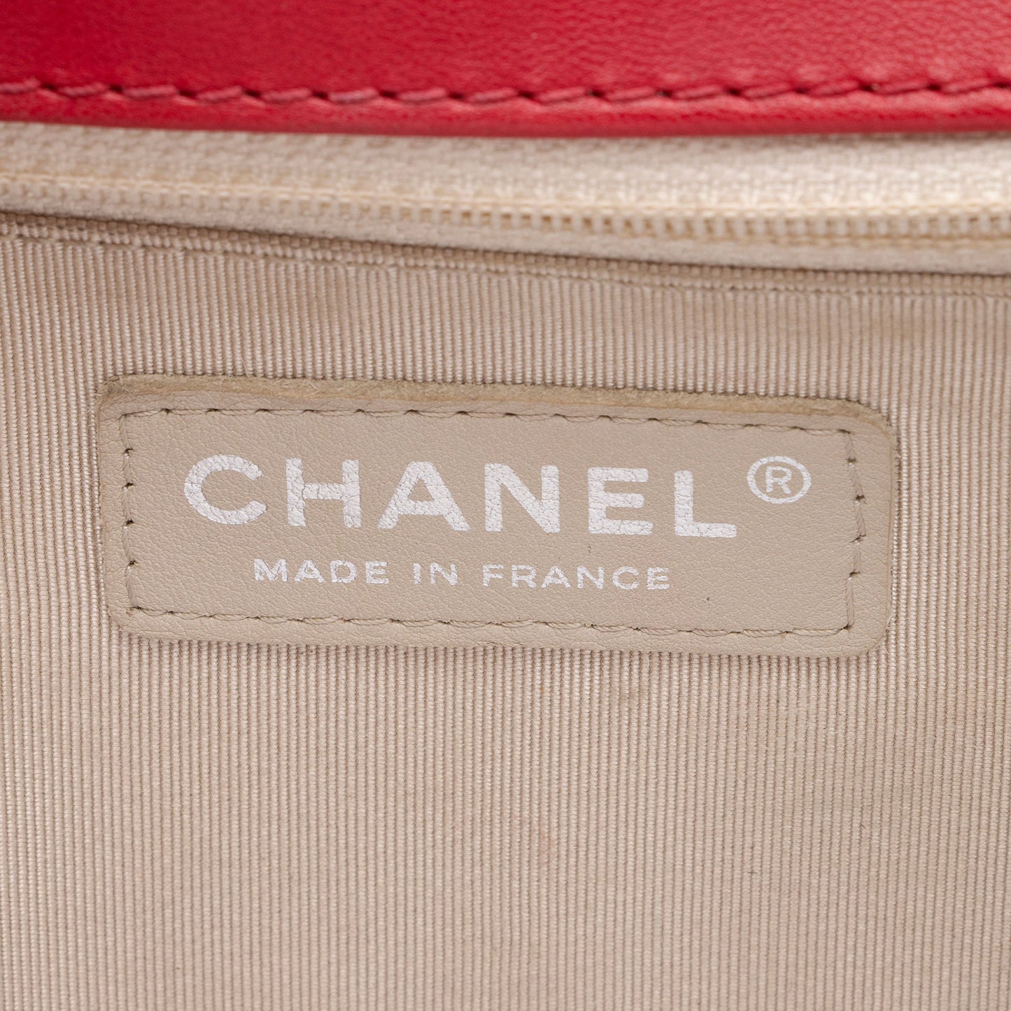 Chanel Perforated Lambskin New Medium Boy Bag (SHF-LqYEA9)
