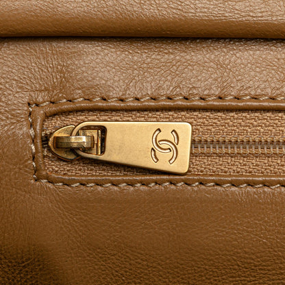 Chanel Petite Caviar Timeless Shopping Tote (SHG-HnNmDD)