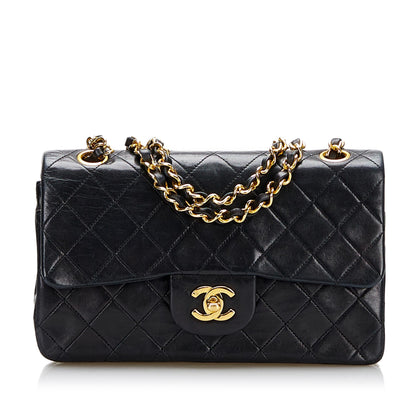 Chanel Small Classic Lambskin Double Flap Bag (SHG-JyubY0)