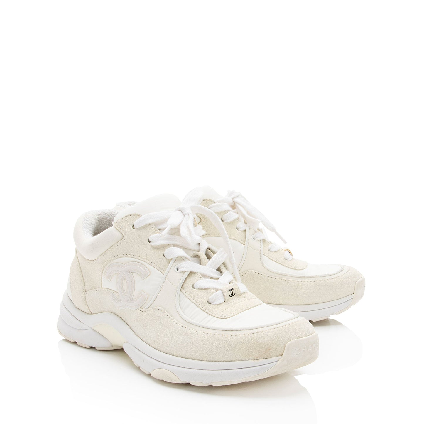 Chanel Suede Calfskin CC Sneakers - Size 7.5 / 37.5 (SHF-nLOm4F)