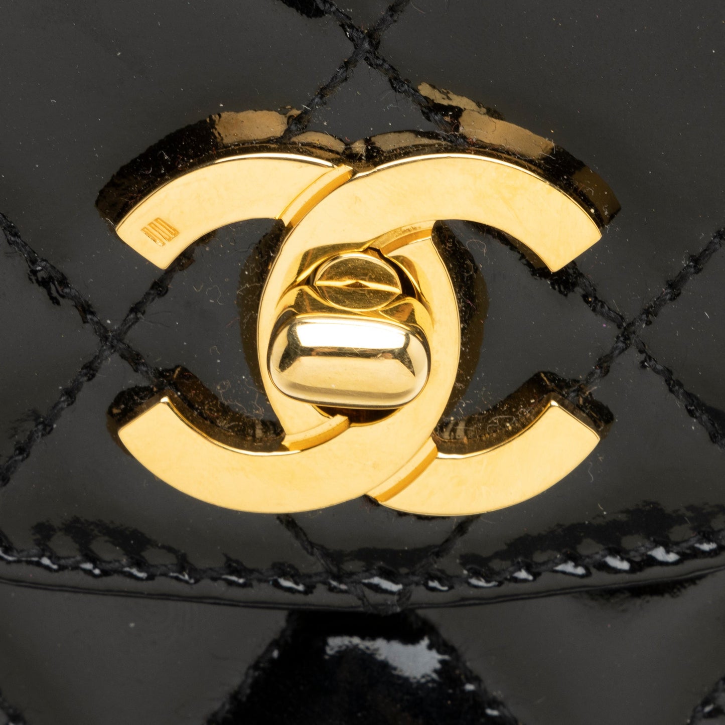 Chanel Vintage Patent Leather CC Phone Holder Crossbody Bag (SHF-23769)