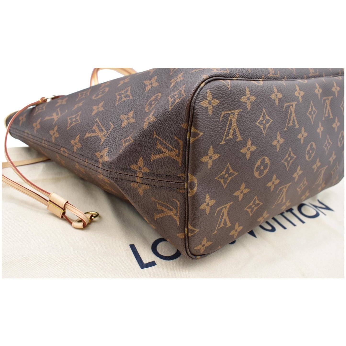 LOUIS VUITTON Neverfull MM Monogram Canvas Tote Bag Brown