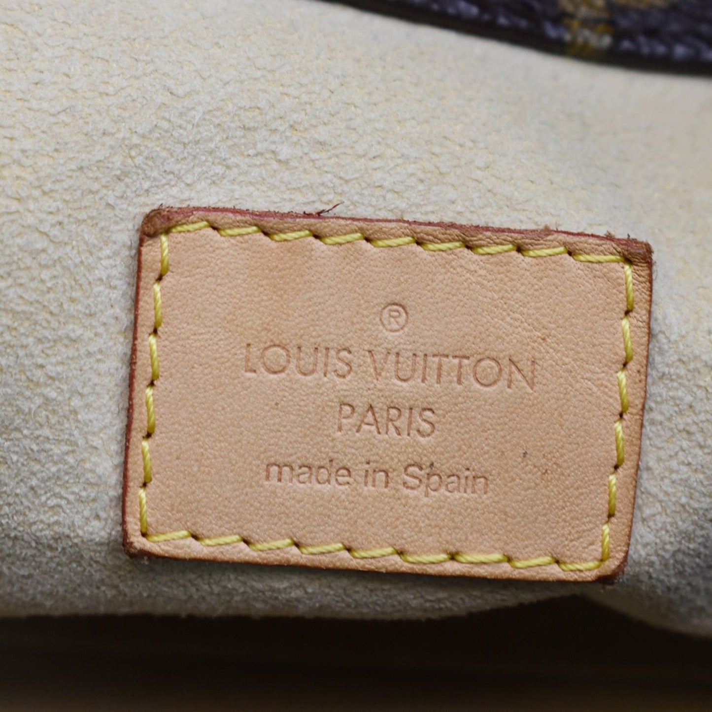 LOUIS VUITTON Artsy MM Monogram Canvas Hobo Bag Brown