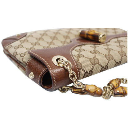 GUCCI Bambo Chain GG Signature Canvas Chain Shoulder Bag Beige 137391
