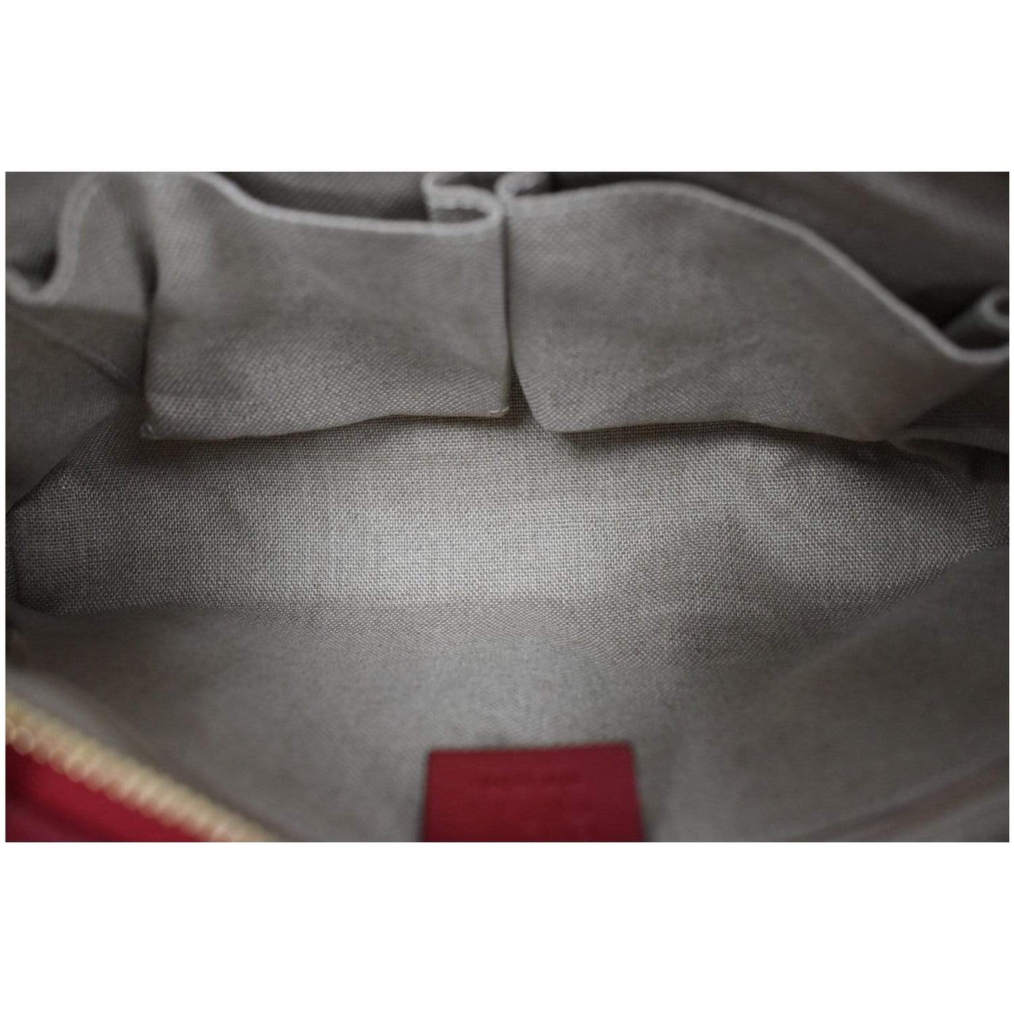 GUCCI Flat Microguccissima Leather Crossbody Wallet Red 607723 - 10% OFF