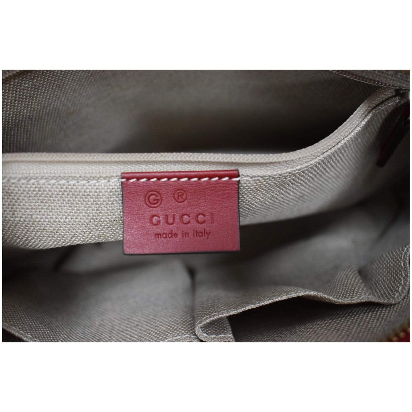 GUCCI Flat Microguccissima Leather Crossbody Wallet Red 607723 - 10% OFF