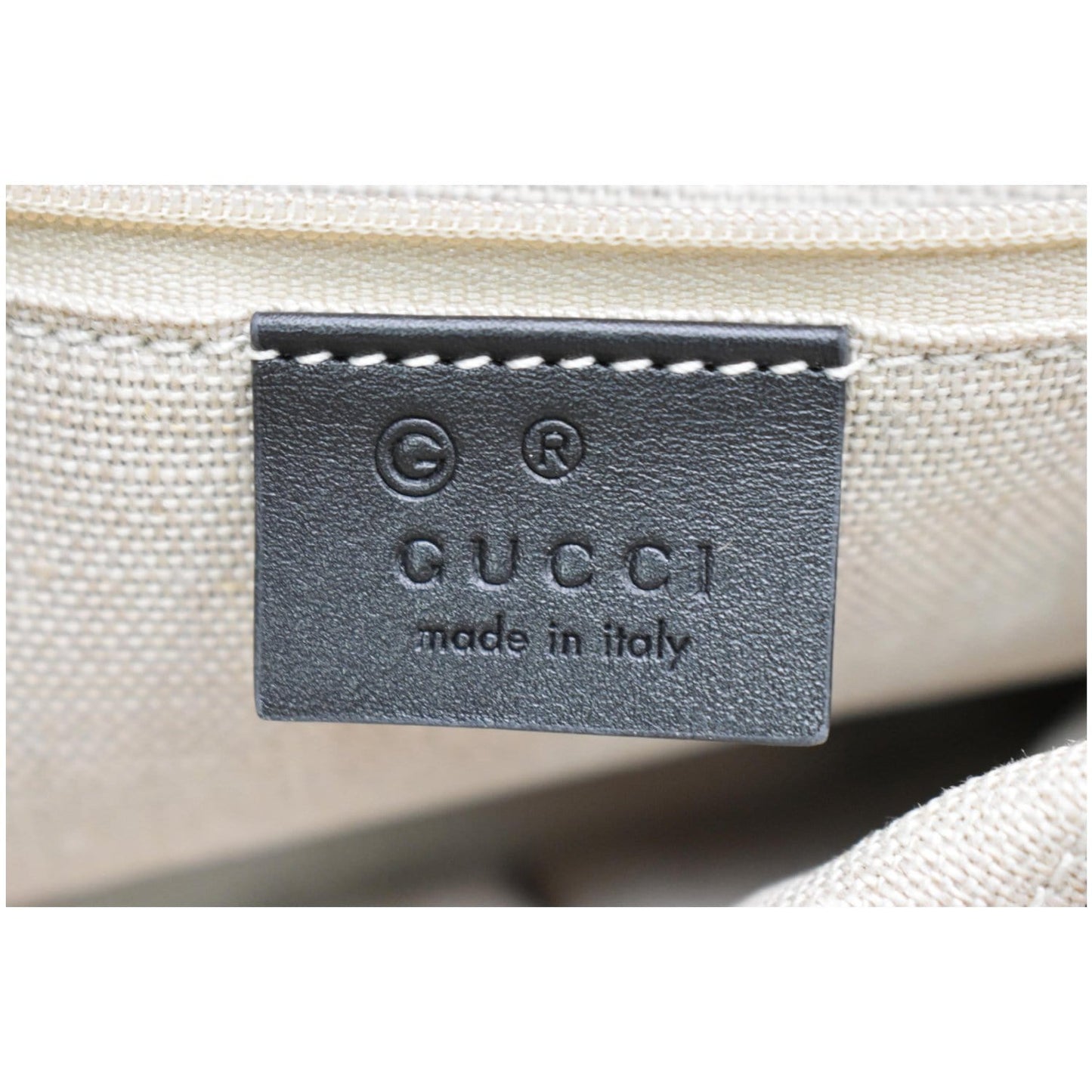 GUCCI Flat Microguccissima Leather Wallet Crossbody Black 607723