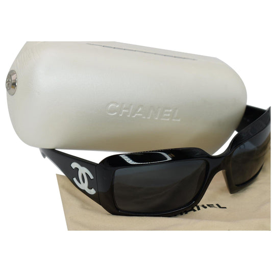 CHANEL Mother of Pearl 5076H Black Sunglasses Gray Lens