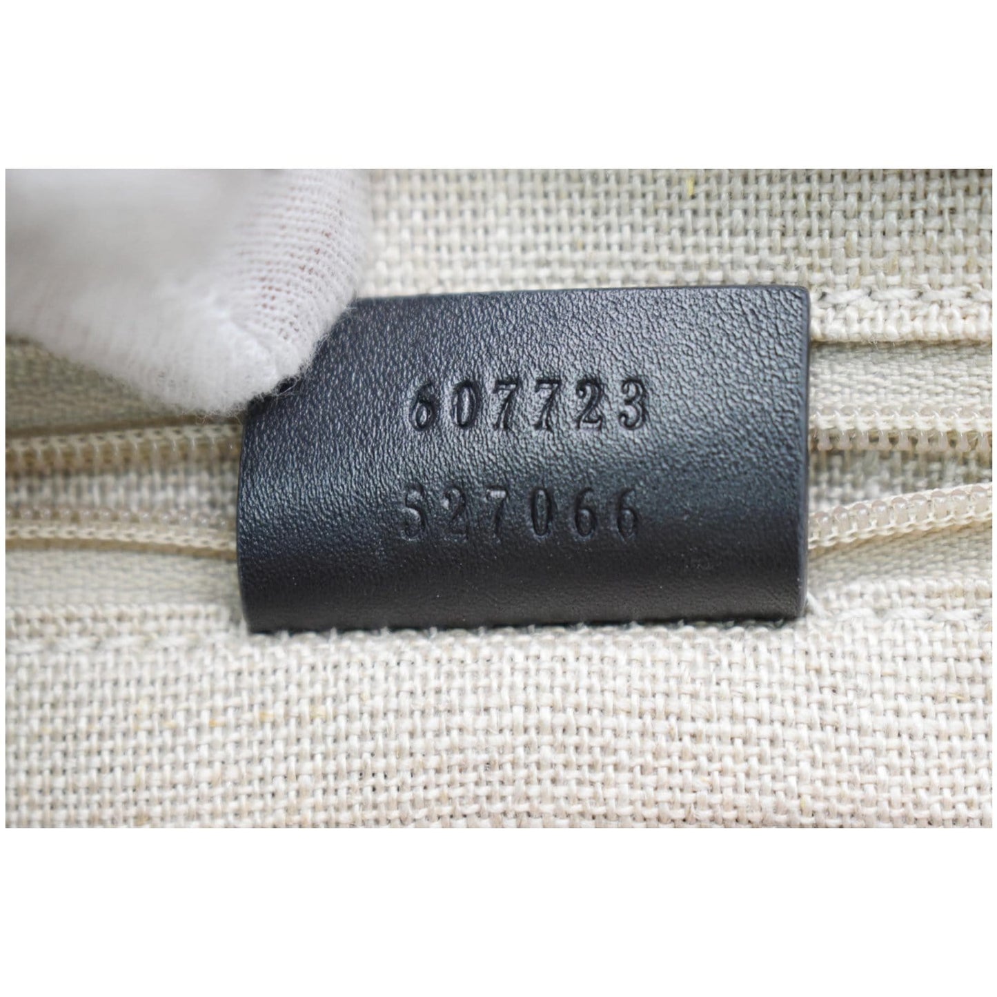 GUCCI Flat Microguccissima Leather Wallet Crossbody Black 607723