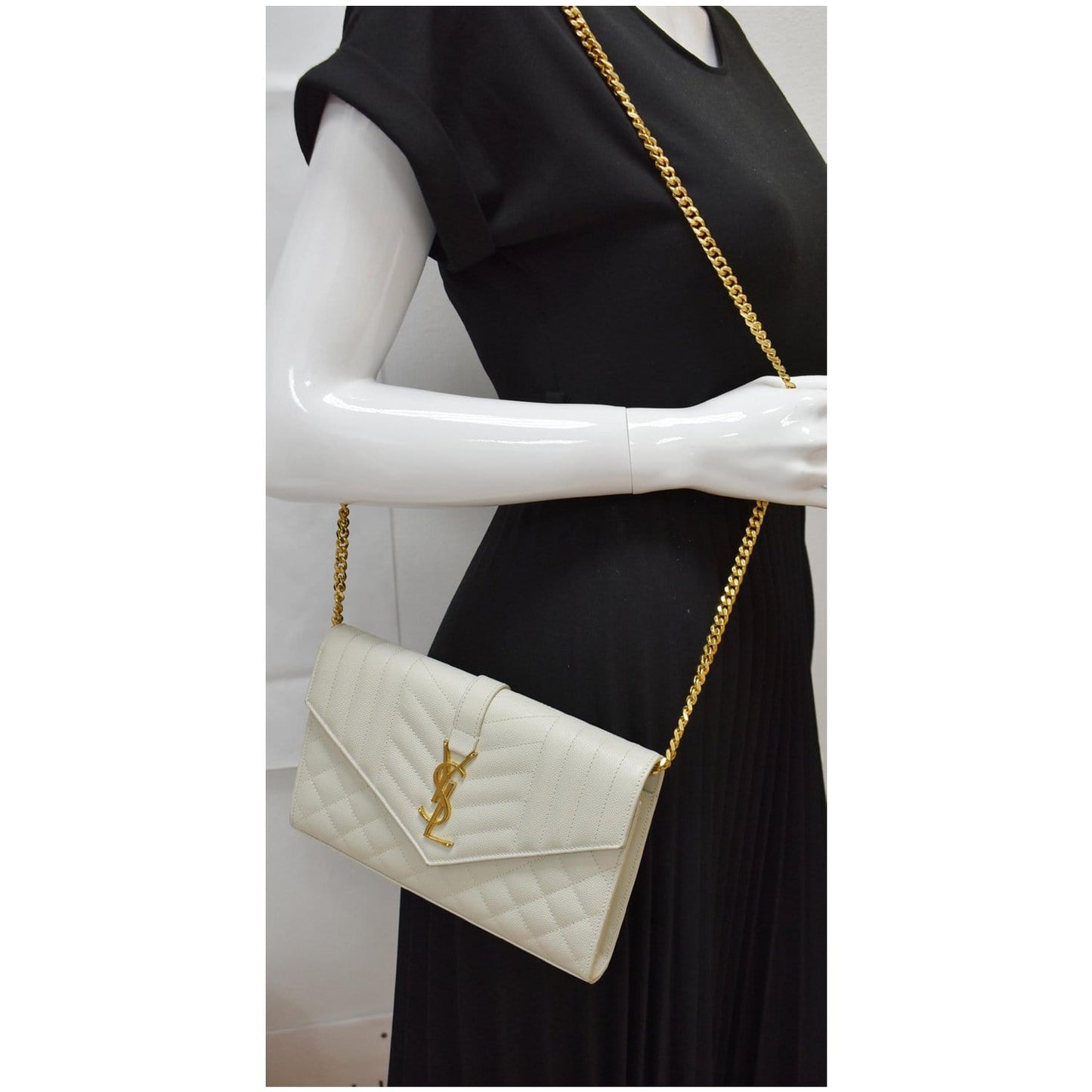 YVES SAINT LAURENT Envelope Small Leather Shoulder Bag Blanc Vintage