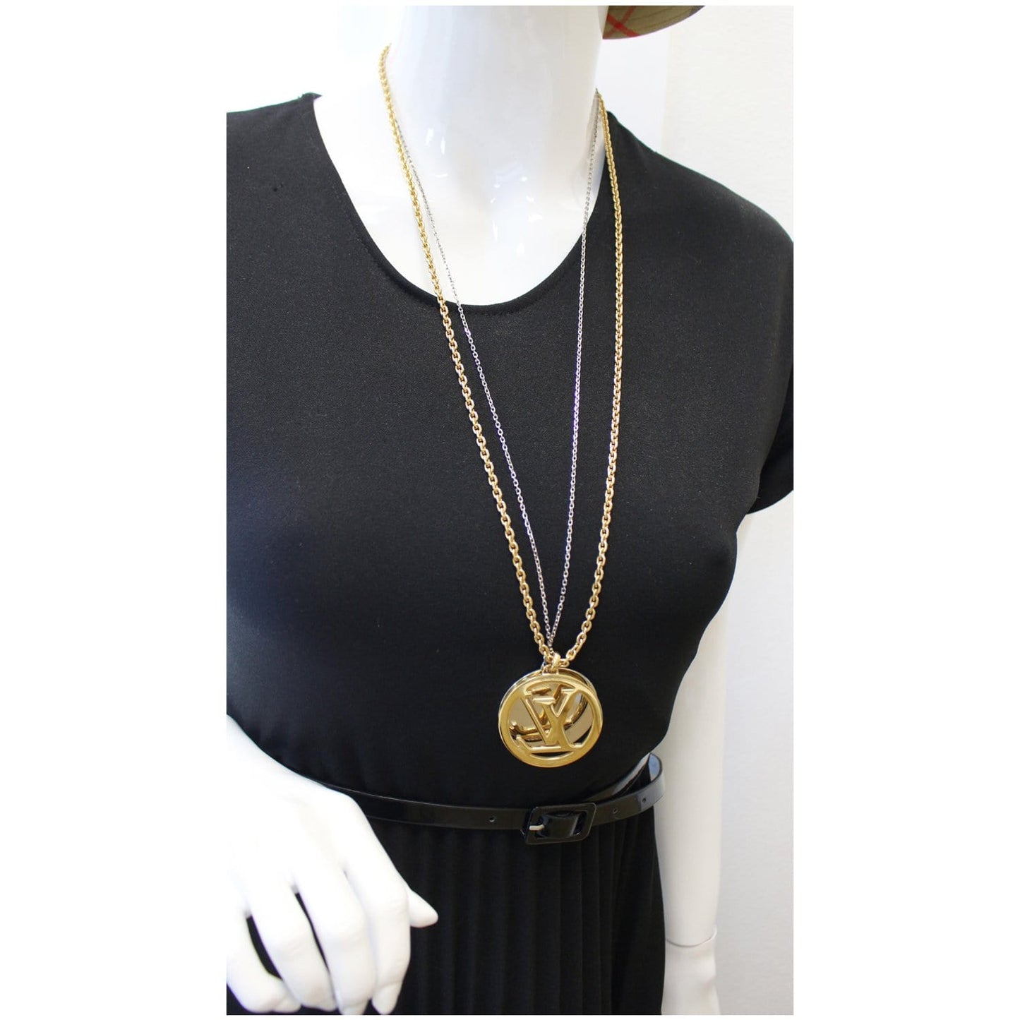 LOUIS VUITTON Louise Long Necklace Gold M64281