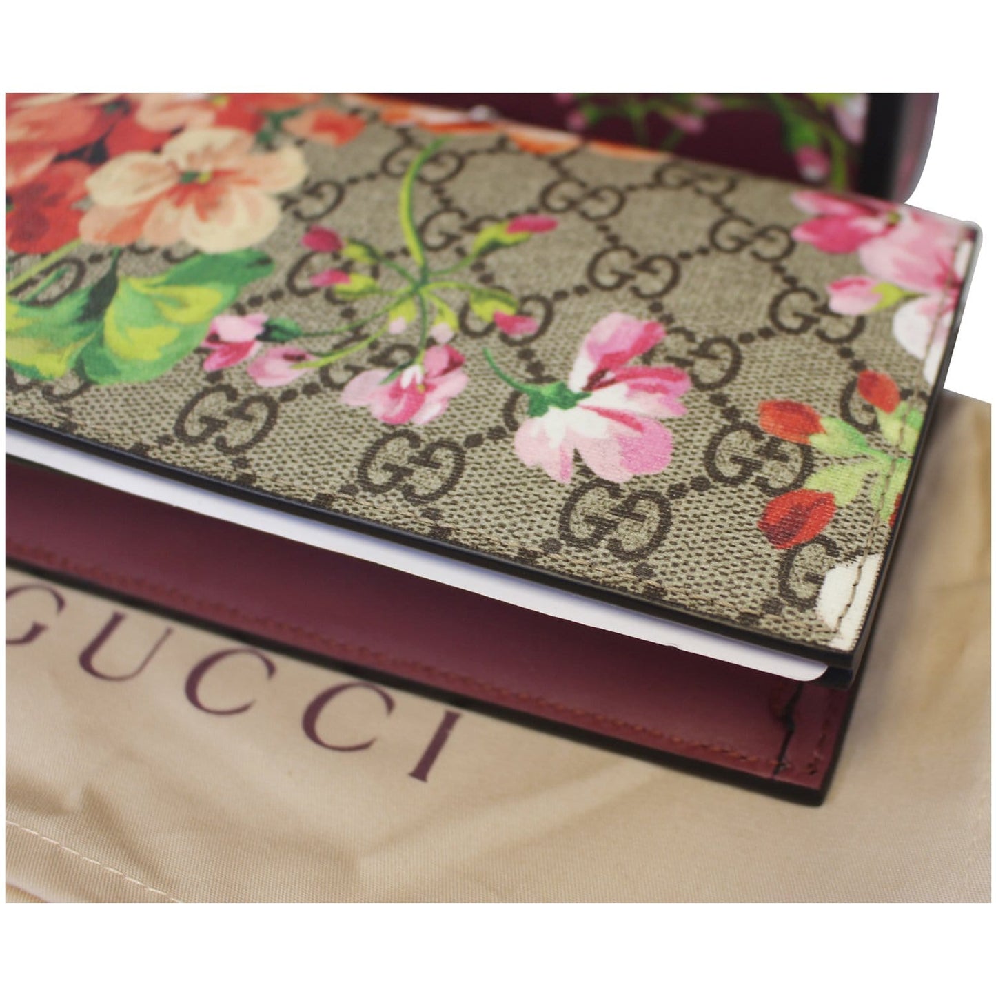 GUCCI GG Supreme Monogram Blooms Chain Wallet Beige 402724