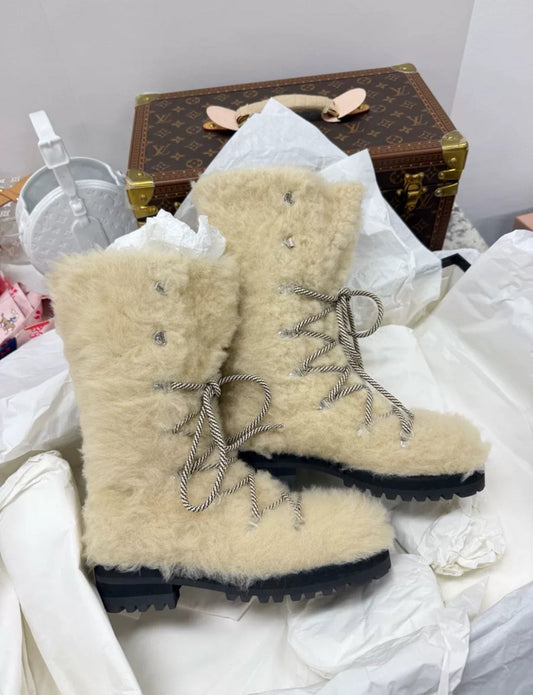 Chanel 24N ski coco neige beige fur boots