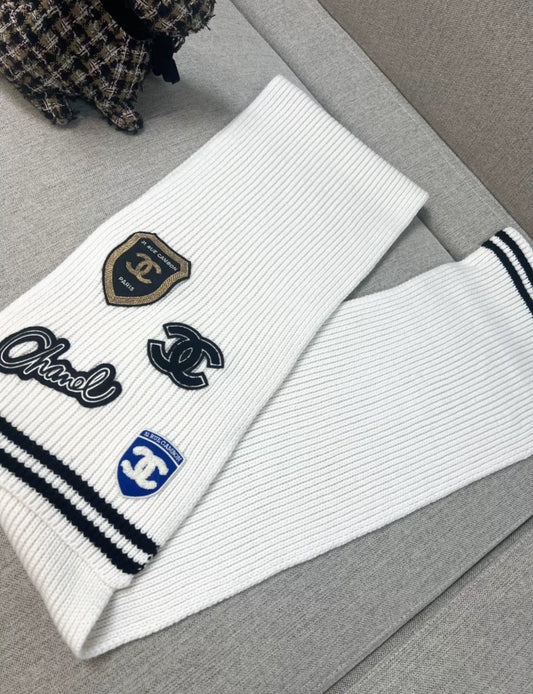 Chanel 24B White cashmere scarf