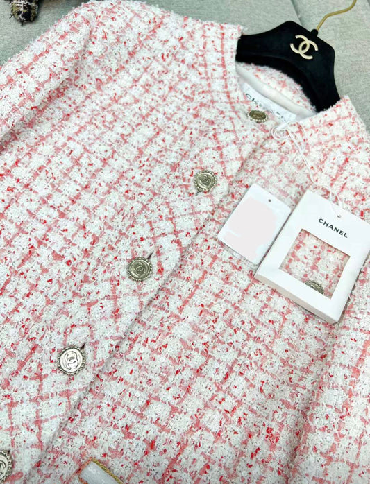 Chanel 24p pink tweed jacket with sequin CC logo pockets size 36