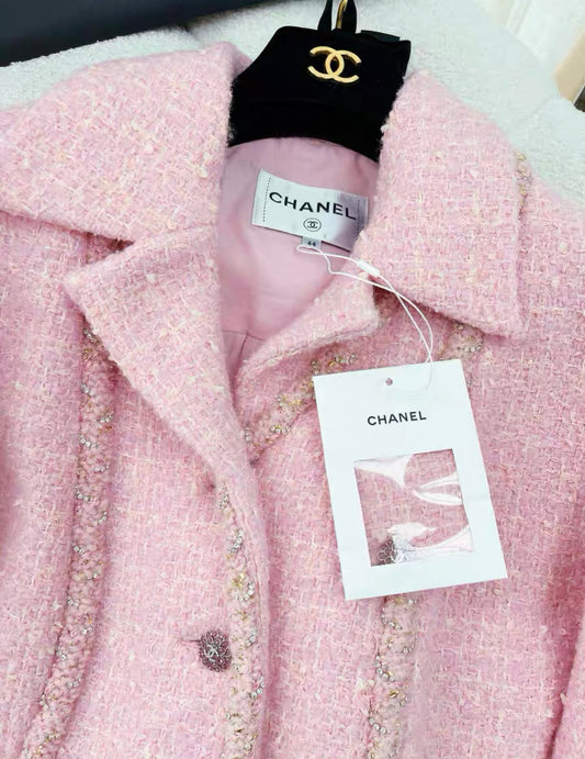 Chanel 23K fall/winter pink tweed jacket size 44 brand new with tags