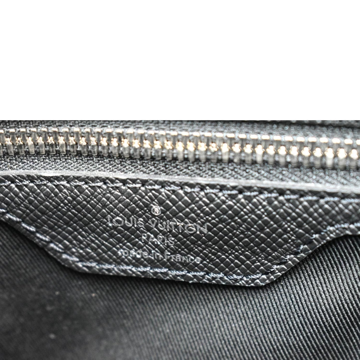 LOUIS VUITTON Keepall 50 Bandouliere Monogram Taiga Leather Travel Bag Black