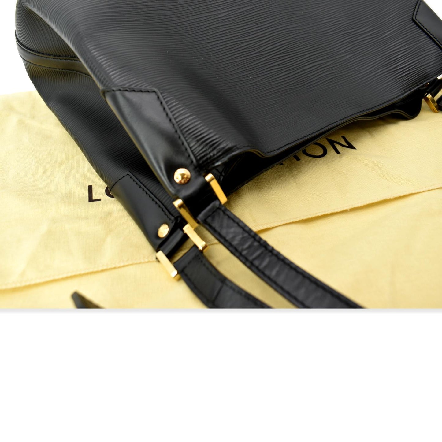 LOUIS VUITTON Mandara MM Epi Leather Shoulder Bag Black