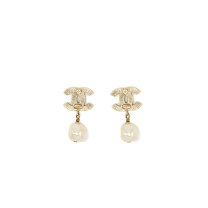 Chanel CC Logo Earring Pearl Drop Black/Light Gold Tone
