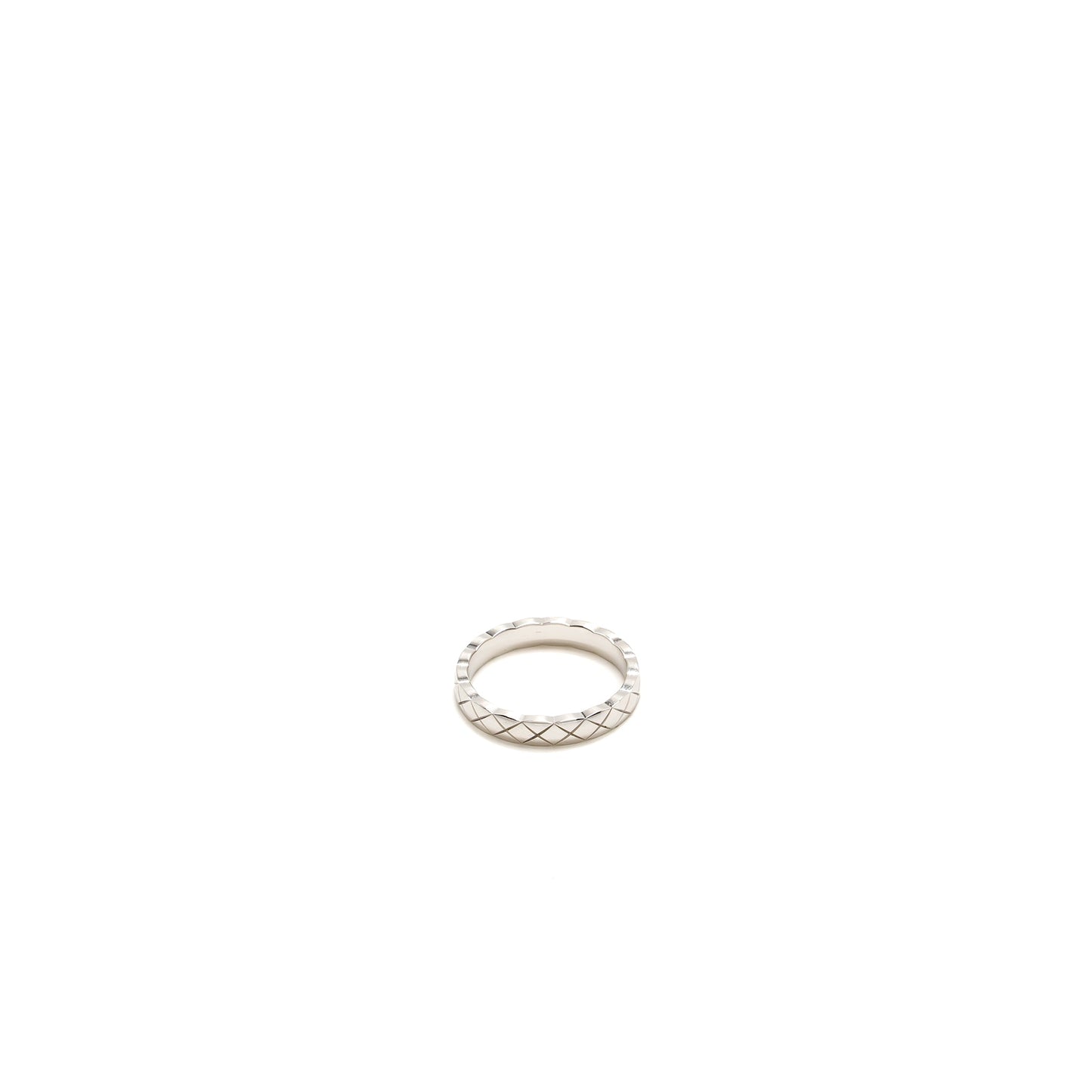 CHANEL Size 52 Coco Crush Ring, Mini Version Quilted Motif White Gold