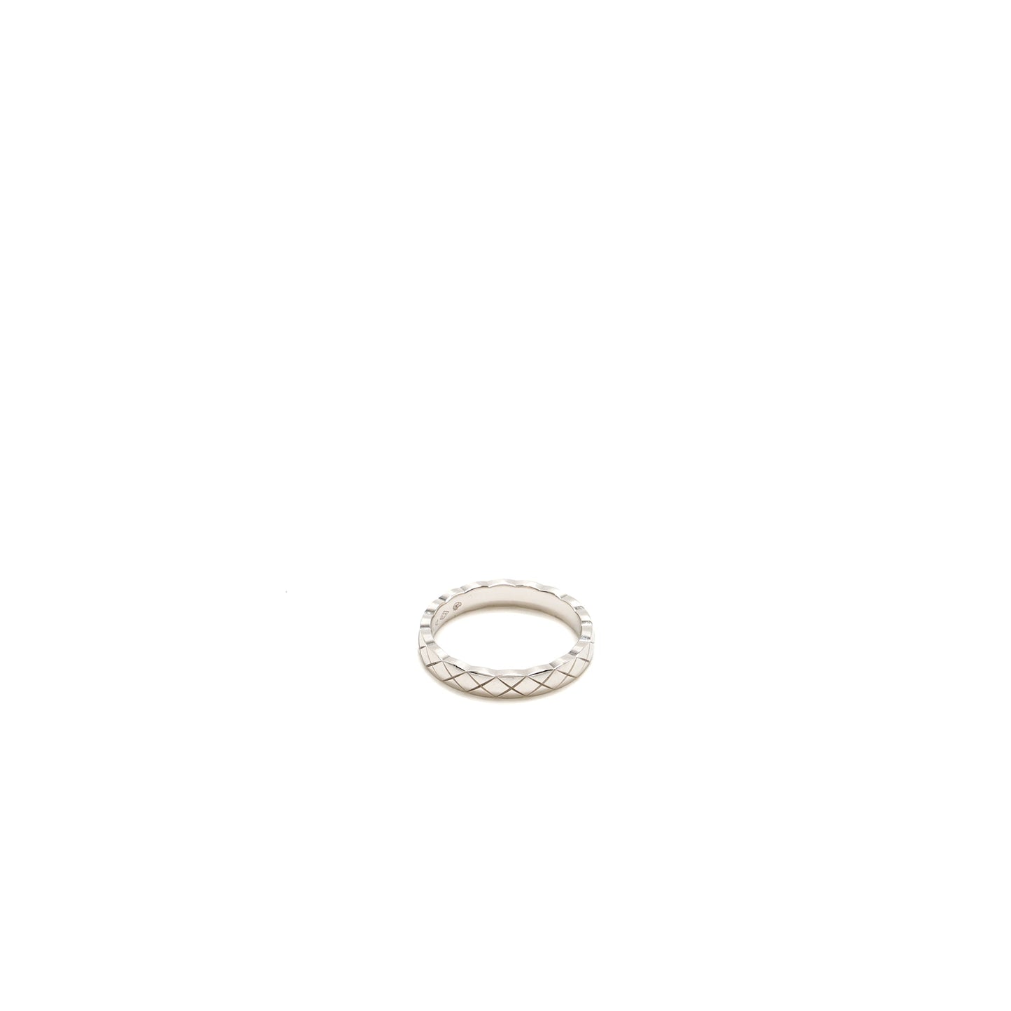 CHANEL Size 52 Coco Crush Ring, Mini Version Quilted Motif White Gold