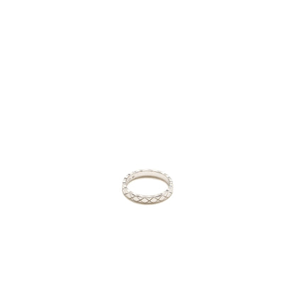 CHANEL Size 52 Coco Crush Ring, Mini Version Quilted Motif White Gold