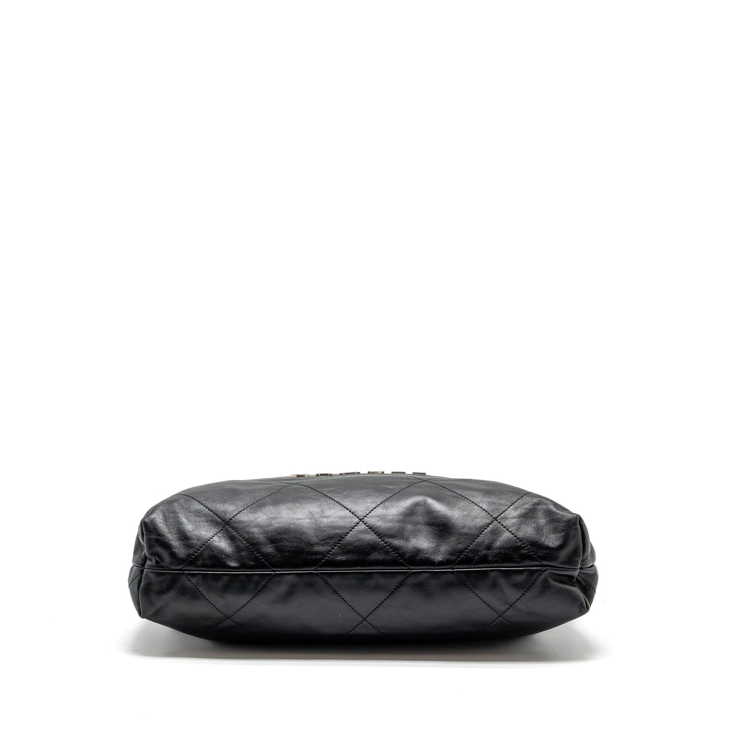 Chanel medium 22 bag Calfskin Black  (Microchip)