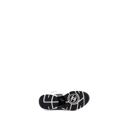 Chanel size 37 CC logo sneakers suede leather / fabric light grey