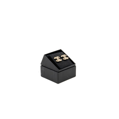 Chanel CC logo with mini pearl deco earrings light gold tone