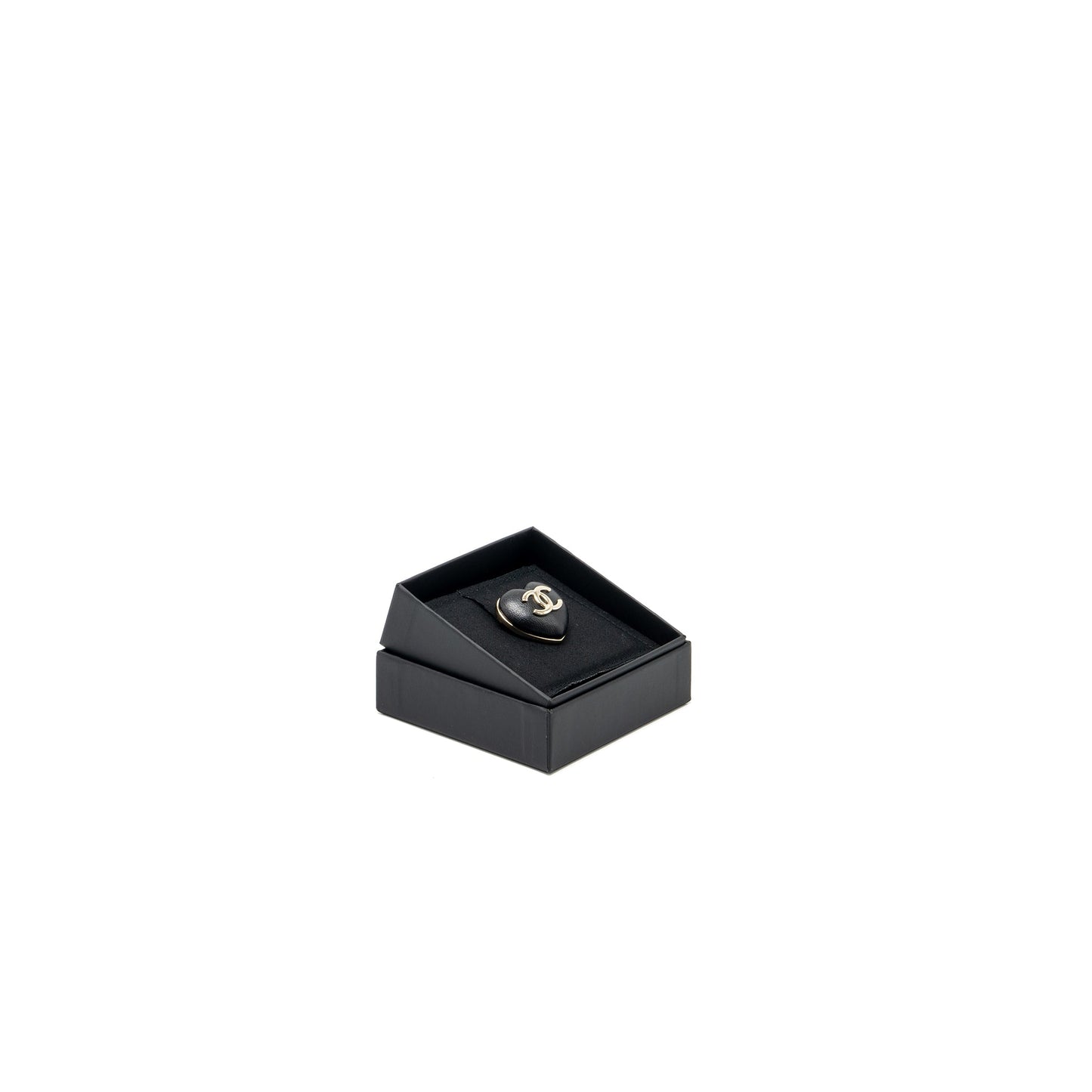 Chanel 22k Heart Shape cc Logo Brooch lambskin L