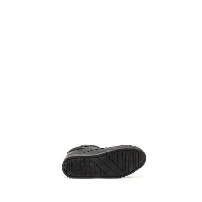 Chanel Size 37.5 23A Letter Logo Sneakers Lambskin Black L