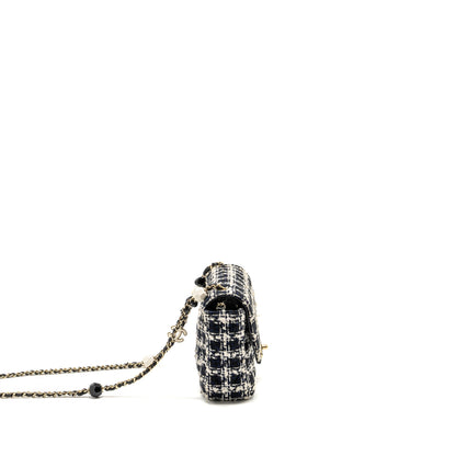 Chanel Mini Flap Bag with Detailed Chain Tweed Black/White L (Microchip)
