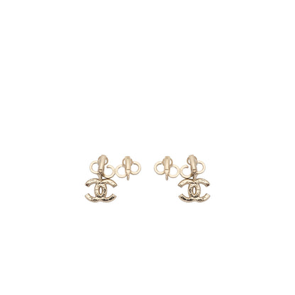 CHANEL COCO AND CC LOGO EAR CLIPs Pearl Light Gold Hardware