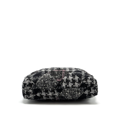 Chanel Medium 22 Bag fabric / tweed multicolour  (microchip)