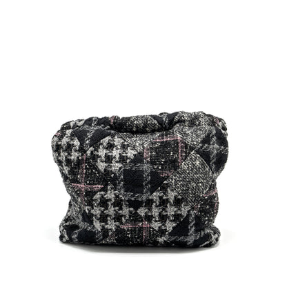 Chanel Medium 22 Bag fabric / tweed multicolour  (microchip)