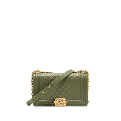 Chanel Medium boy bag lambskin green
