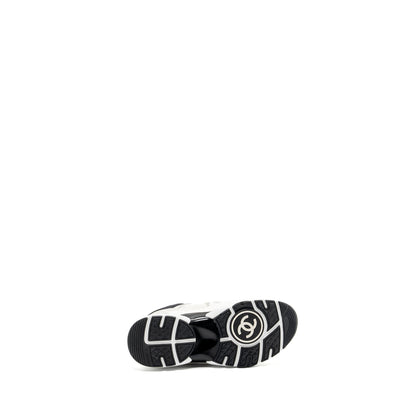 Chanel Size 37.5 CC Logo Trainer/Sneakers White/Black