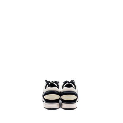 Chanel size 44 CC Logo sneaker suede/ leather black/white