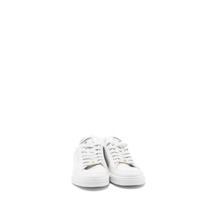 Chanel size 38.5 sneakers black / white