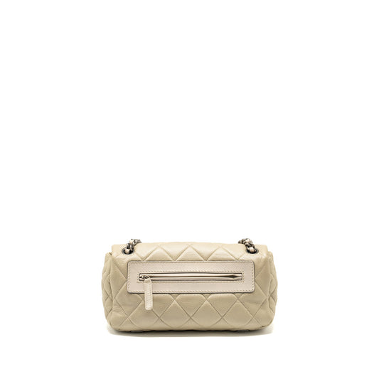 Chanel quilted flap shoulder bag caviar light beige ruthenium