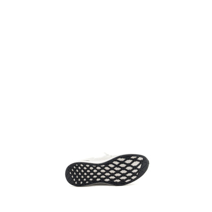 Chanel size 39 CC logo sneakers white