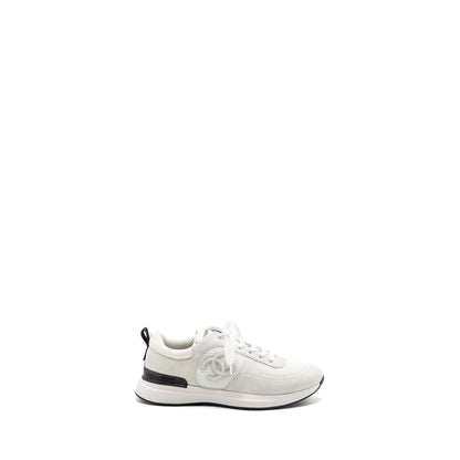 Chanel size 39 CC logo sneakers white