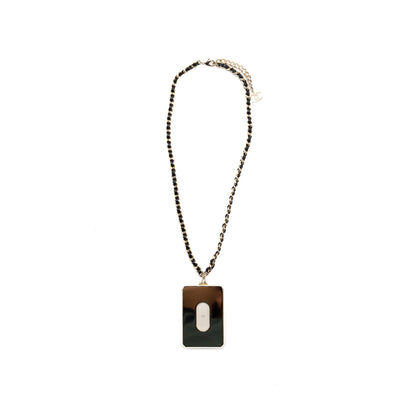 Chanel 21A Necklace Cardholder With Leather Chain White L