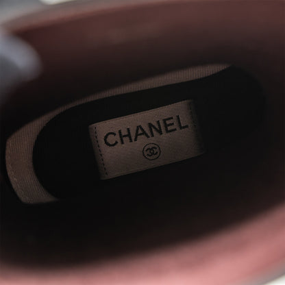 Chanel Size 35 Rubber Boots Black/White