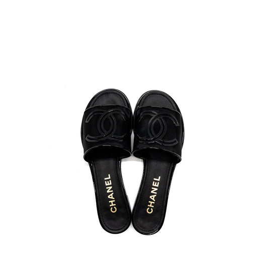 Chanel Size 38 CC Logo Sandals Black