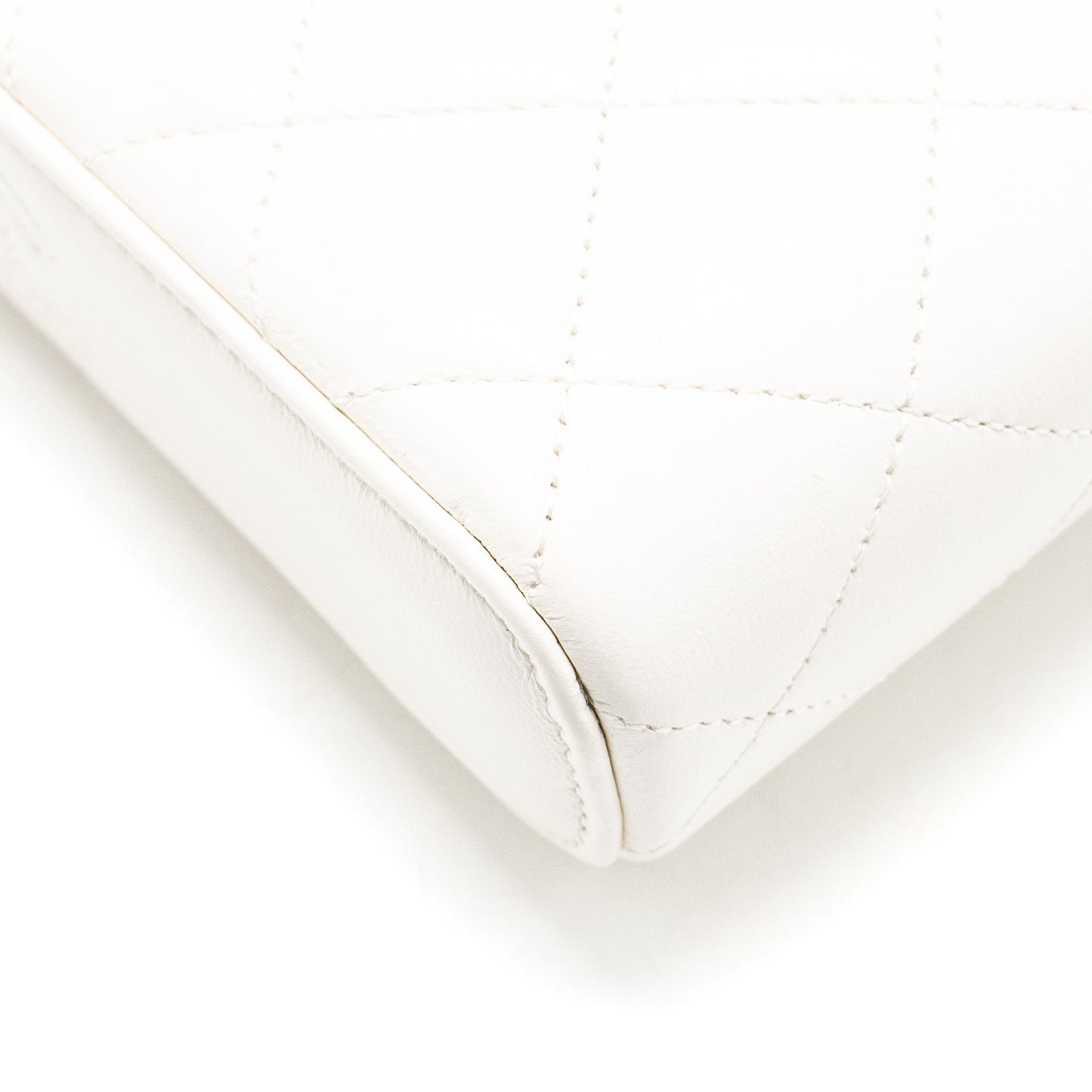 Chanel 23k Camellia Top Handle Long Vanity Case With Chain Calfskin White L (Microchip)