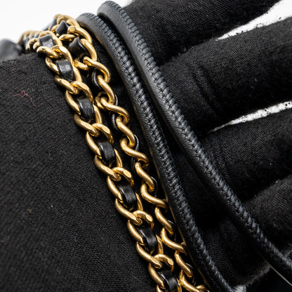 Chanel mini 22 bag shiny calfskin black  (microchip)