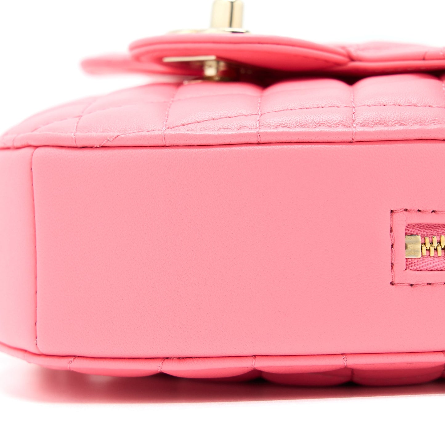 Chanel 22S Heart Bag Lambskin Pink L (Microchip)