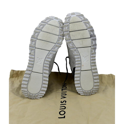 LOUIS VUITTON Runaway Monogram Sneakers Bicolor US 9